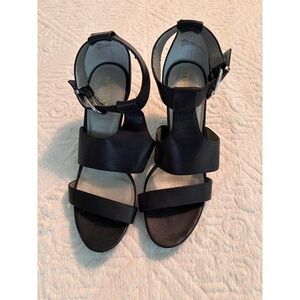 Me Too Sandals Womens Size 9.5 Med Black Open Toe Ankle Strap Buckle Sleek Chic